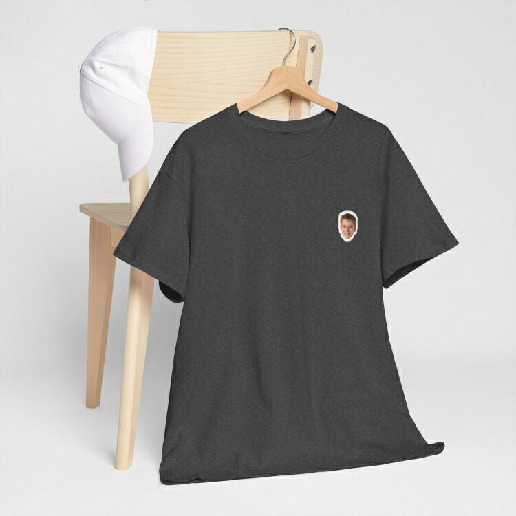 もしもあの人が子供だったら？AI生成写真で作るオリジナルTシャツ｜サプライズプレゼント 13